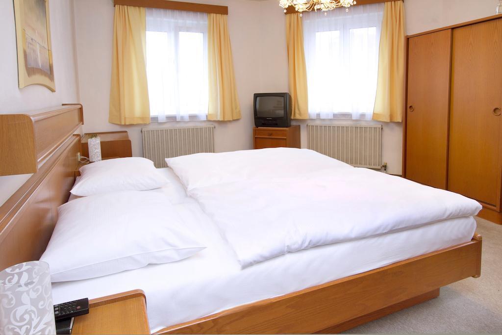 Hotel Zur Sonne كورنيبورغ الغرفة الصورة